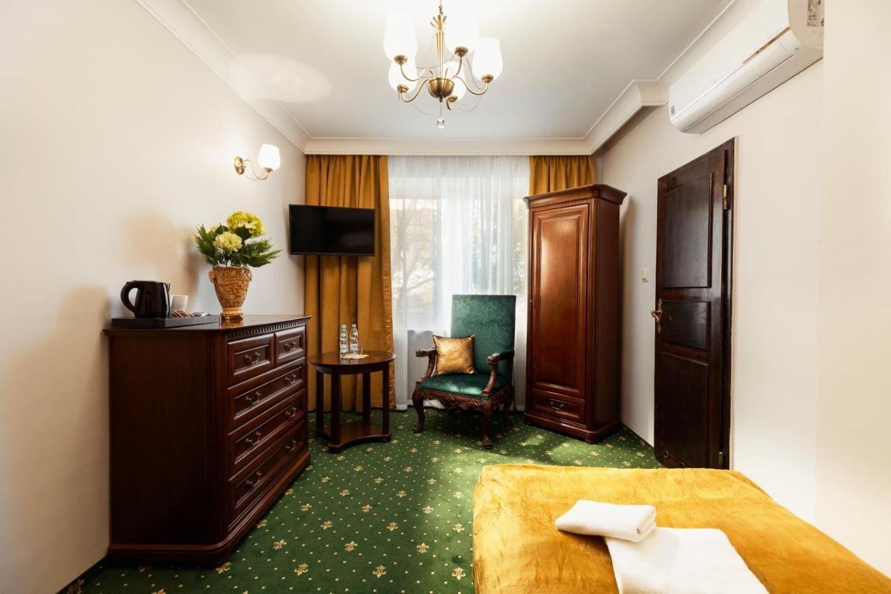 Villa Toscania-Check In 24H Poznan Exterior photo